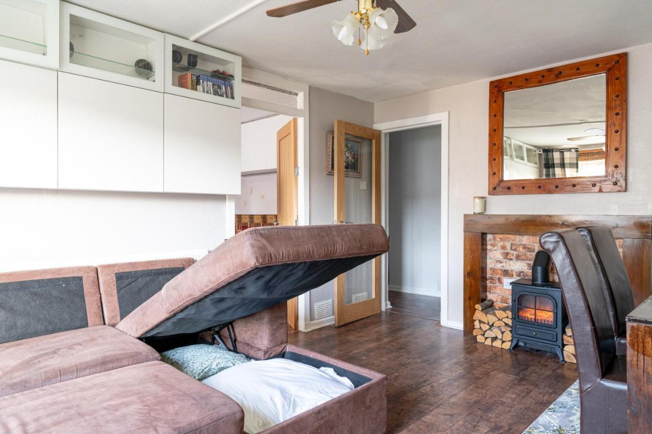 Lovely 1-Bedroom Property With Balcony In West End กลาสโกว์ ภายนอก รูปภาพ